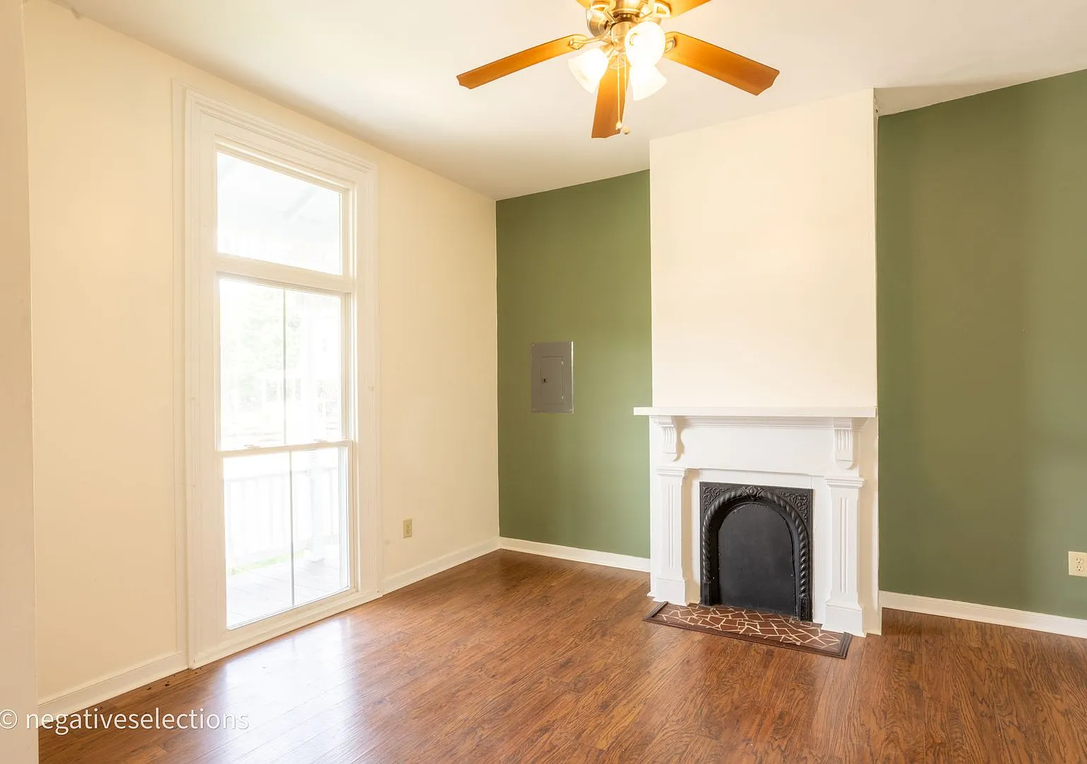 3 Bedroom Home off of W Jackson! Available Early September 2026 — Photo 2