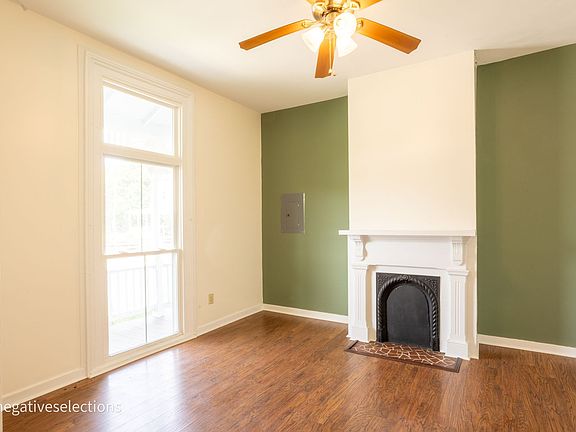 2nd image of 127 W Jackson St