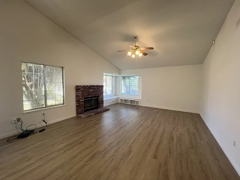 14009 Christella Ct — Photo 7