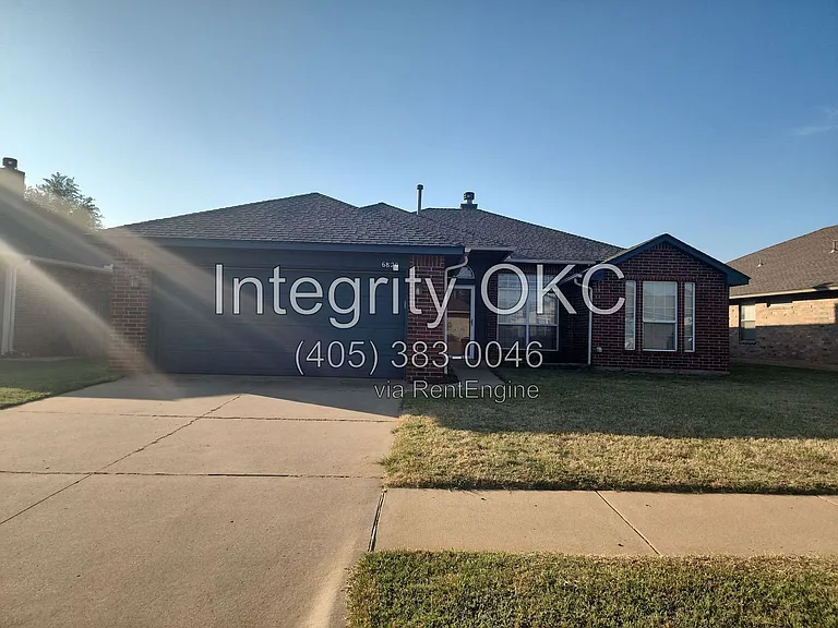 6820 NW 135th Cir — Photo 2