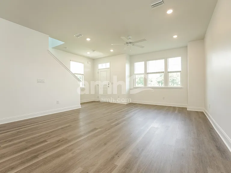 100 Niven Ct — Photo 6