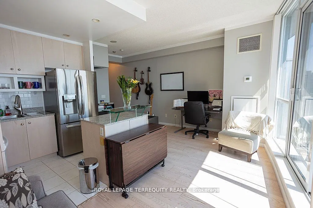 Waterclub: East Tower — Photo 2