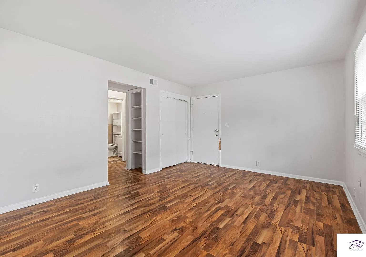 1021 Apartments — Photo 3