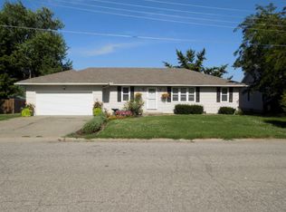 1204 Sunset Dr, Carrollton, MO 64633