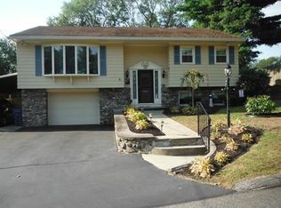 12 Pilgrim Rd, Lawrence, MA 01843