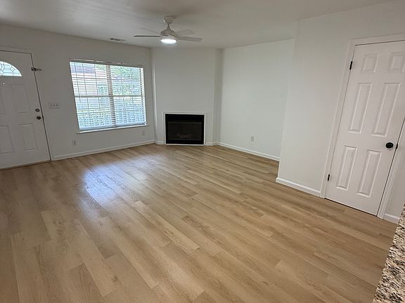 4th image of 123 Country Town Dr