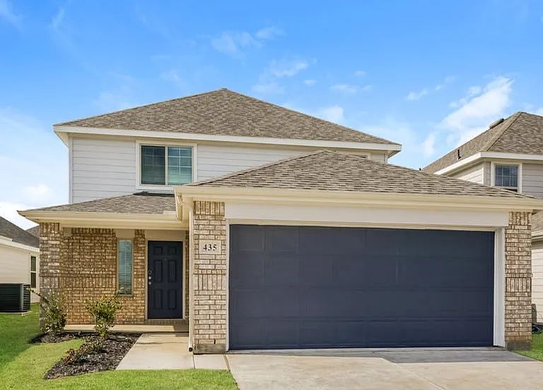 435 Thompson Pl — Photo 1