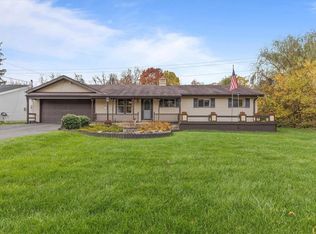 88 Robinhood Dr, Cranberry Township, PA 16066