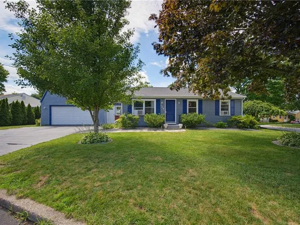 178 Halsey Rd, Woonsocket, RI 02895