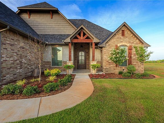 3rd image of 212 Orchid Ct