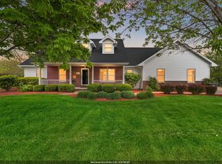 W7436 Ridgeside Dr, Neenah, WI 54956