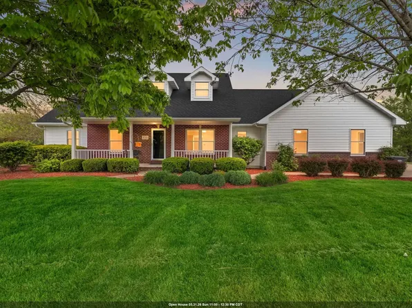 W7436 Ridgeside Dr, Neenah, WI 54956
