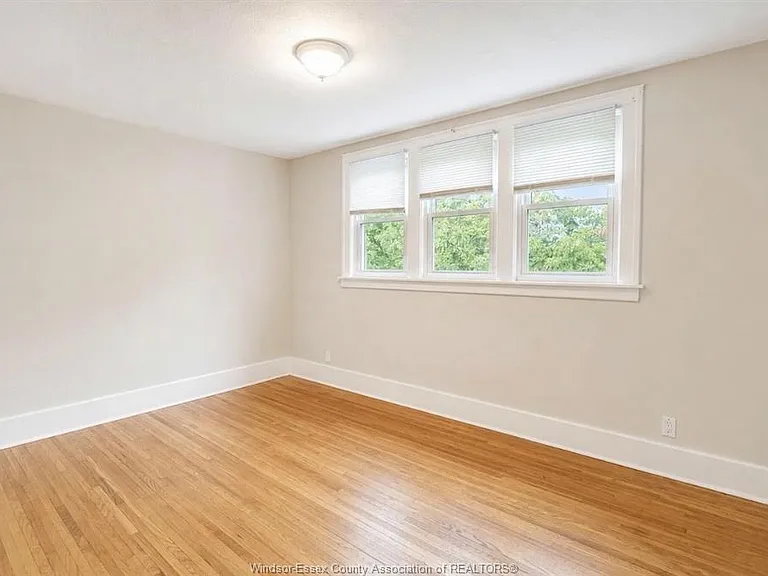 2177 Dougall Ave #UPPER — Photo 2
