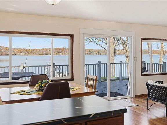 3rd image of 2043 Pine Knoll Rd