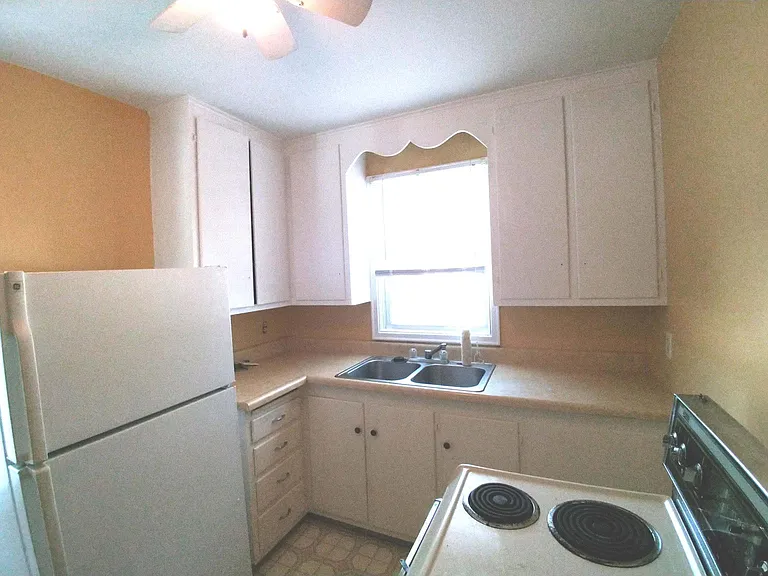 721 W 14th St — Photo 3