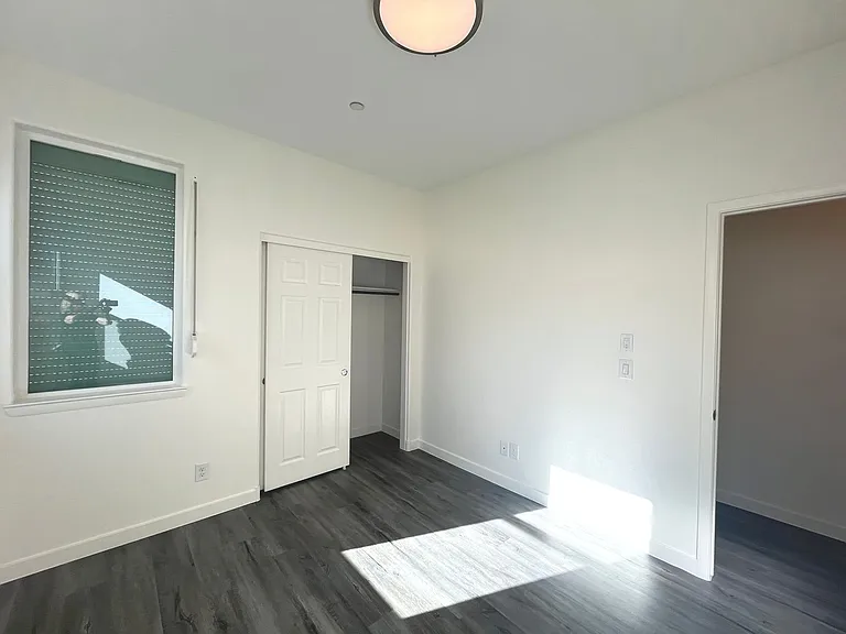 1533 Franklin Ln — Photo 44