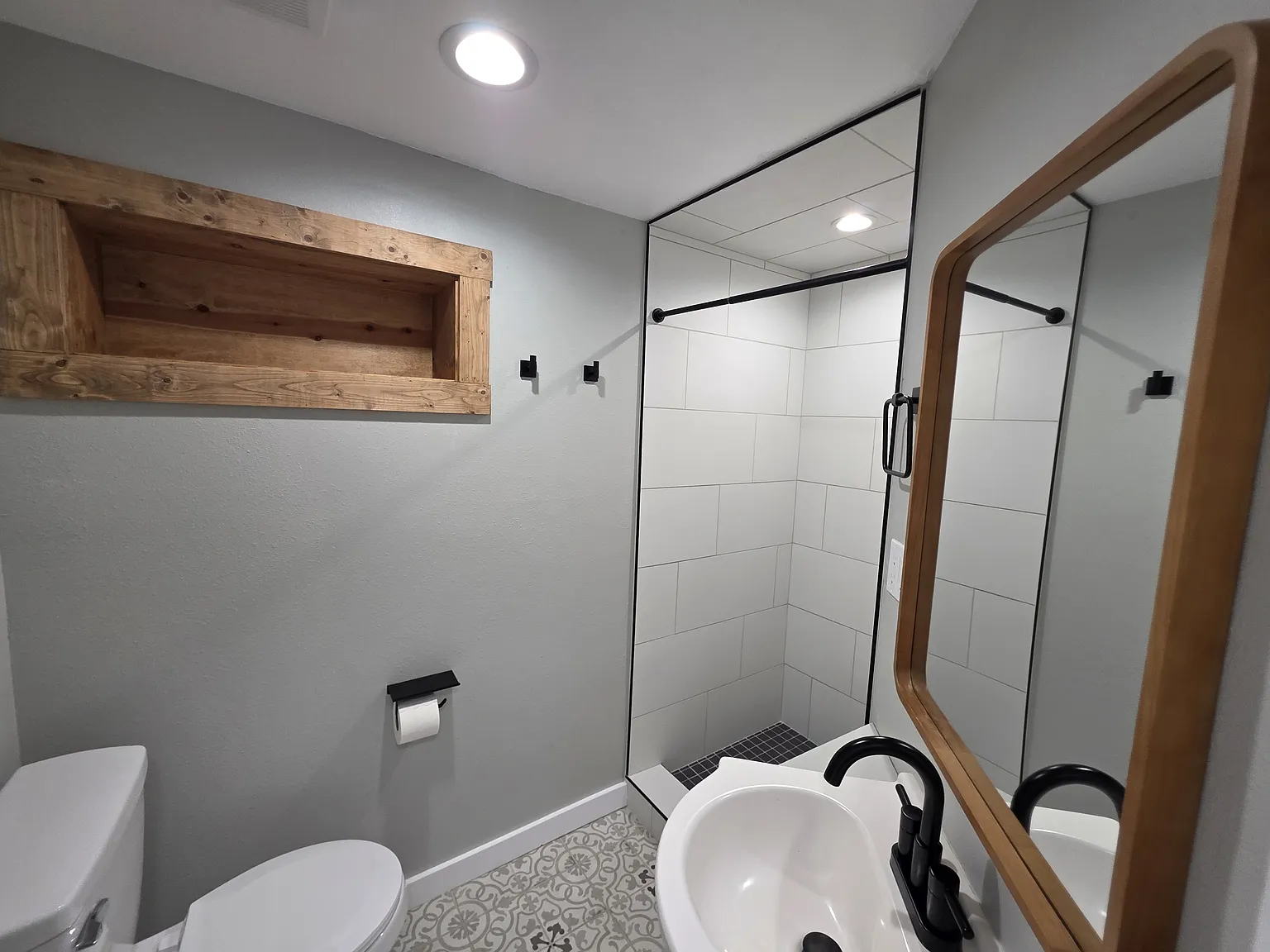 2402 Southeast Jayel Terrace - 2 — Photo 4