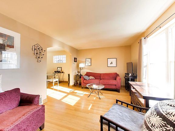 2nd image of 3525 Prairie Ave