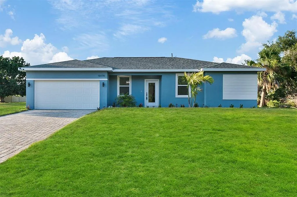 4 bed, 2.0 bath, 1636 sqft, $2,300 — Photo 1