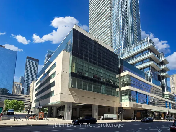 386 Yonge St, Toronto, ON