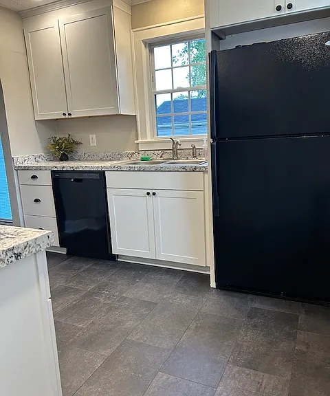 2331 Maple St — Photo 3
