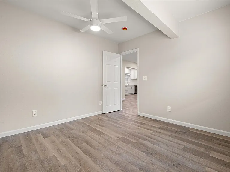 165-175 San Angelo Ave — Photo 17