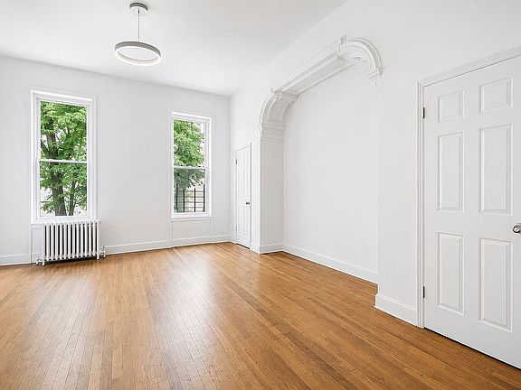 2nd image of 212 Lefferts Pl