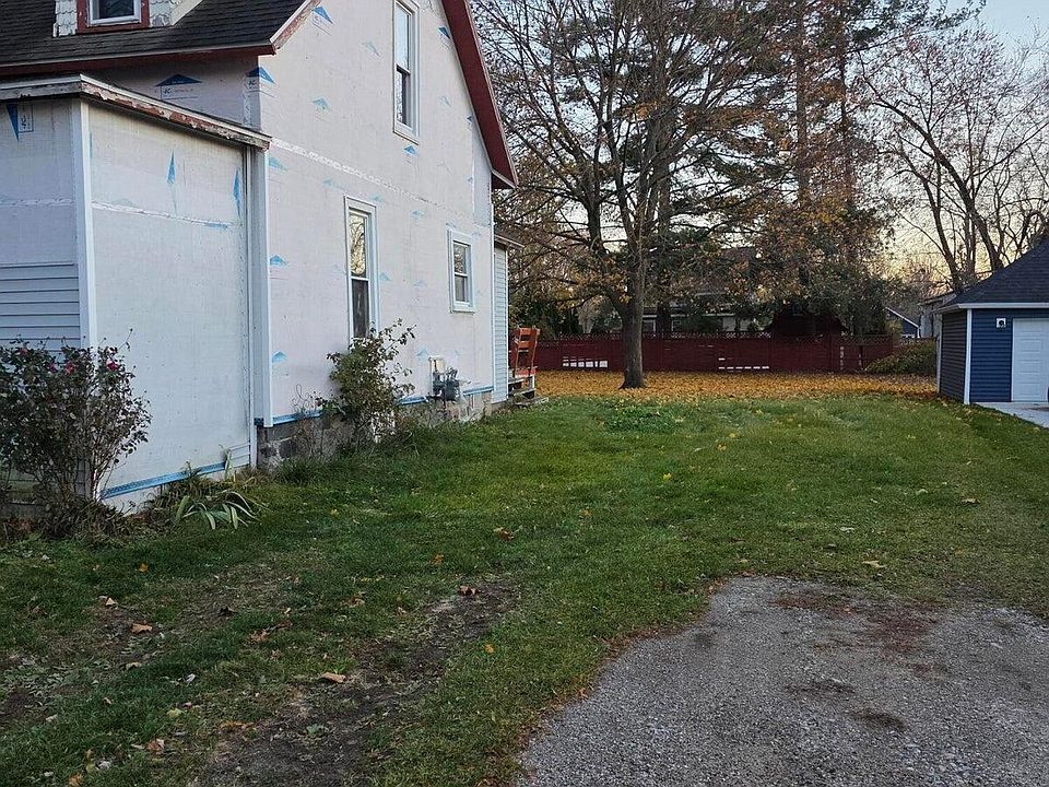 2nd image of 131 Washington St