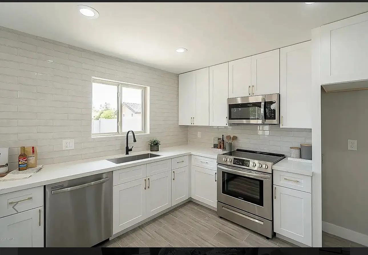 3 bed, 1267 sqft, $2,600 — Photo 1