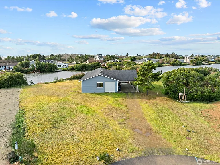 967 Adak Ct SE — Photo 2