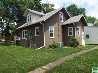 501 E Iowa Ave, George, IA 51237