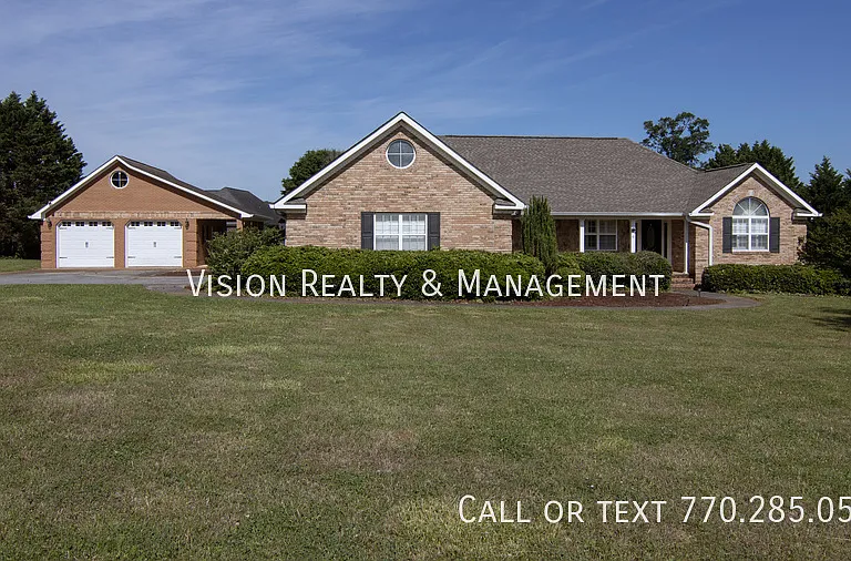 28 Summerwind Dr — Photo 2