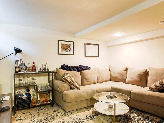 5th image of 2215 Green St APT A1