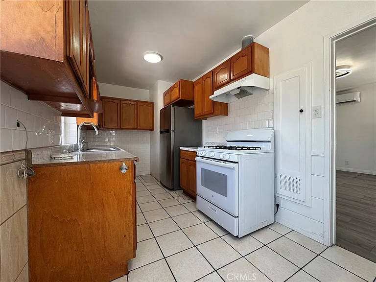 3464 1/2 Duane Way #1/2 — Photo 4