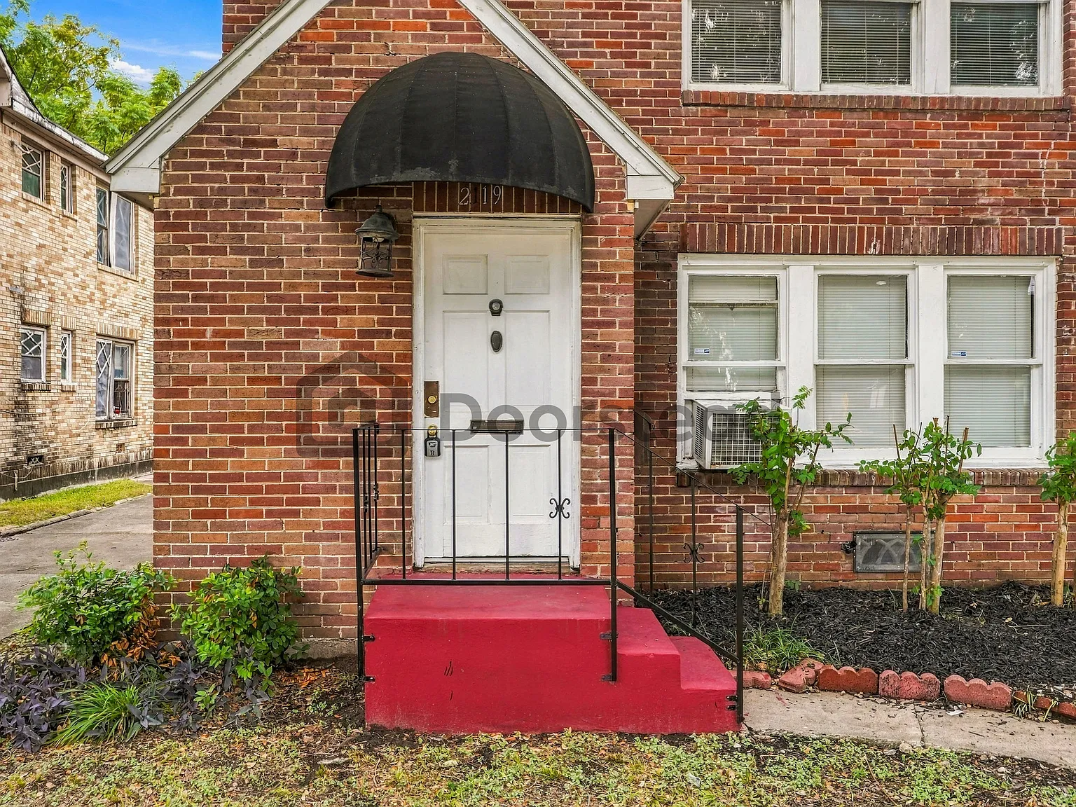 2 bed, 1.0 bath, 1475 sqft, $1,500 — Photo 2