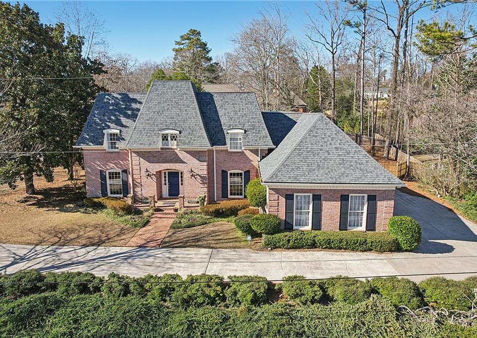 1st image of 580 Glen Eagles Cir SE