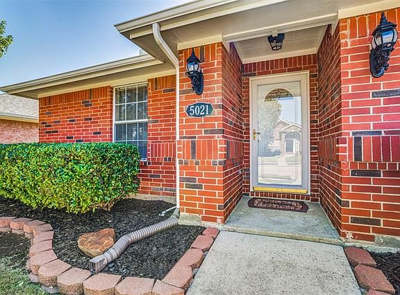 3rd image of 5021 Boxwood Ln