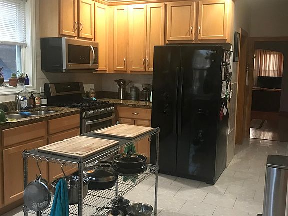 2nd image of 4325 N Sawyer Ave #2