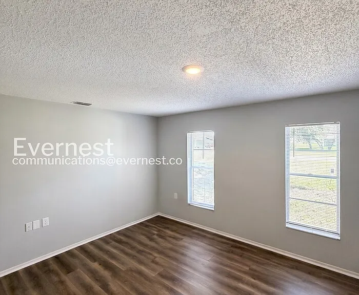 10485 Lightwood St — Photo 10