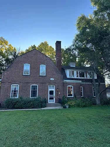 1315 Wilson St Photo 1