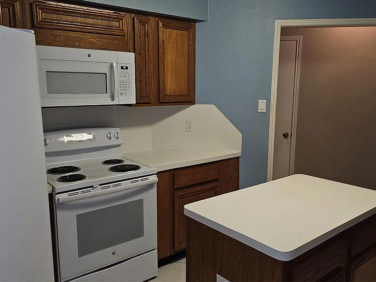 3607 Duncaster Dr — Photo 17