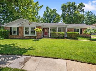 1270 Jade Wind Cir, Ballwin, MO
