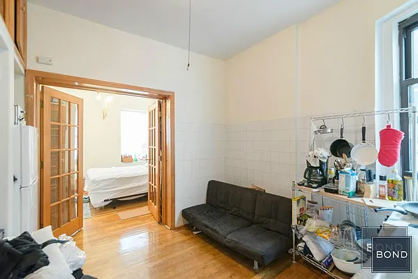 Rented by Bond New York | media 25