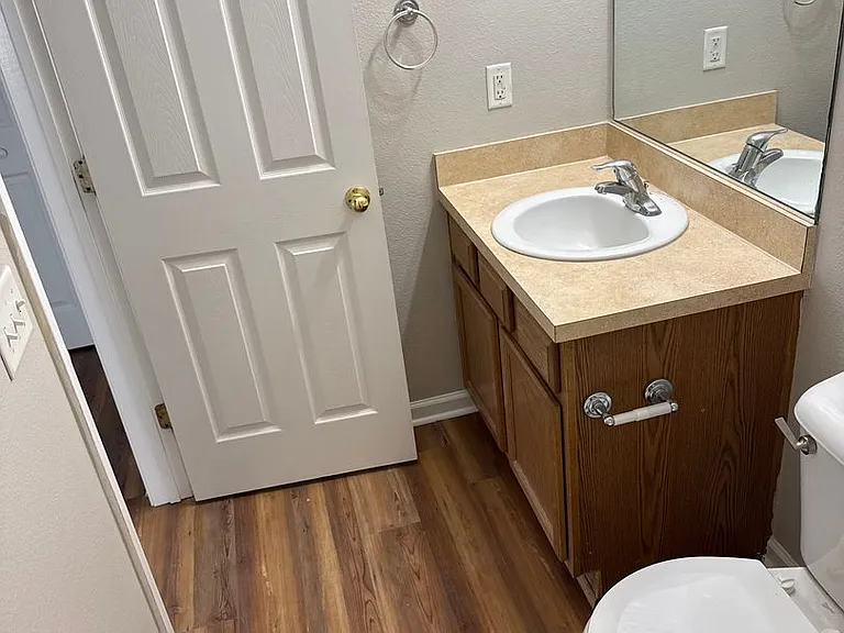 35 Ross Way — Photo 6