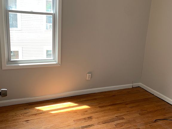 4th image of 3249 7th Ave Floor 2