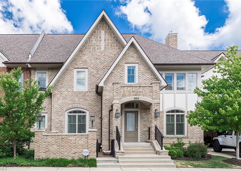 1st image of 304 Earley Ln #11