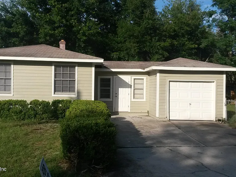 1164 Maynard St — Photo 2