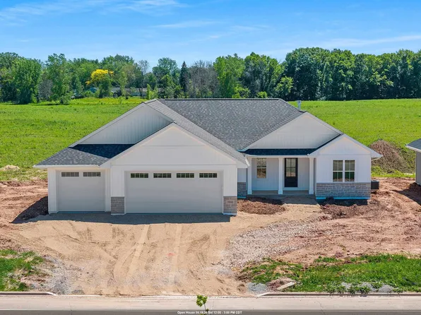 3242 Willow Rd, Green Bay, WI 54311
