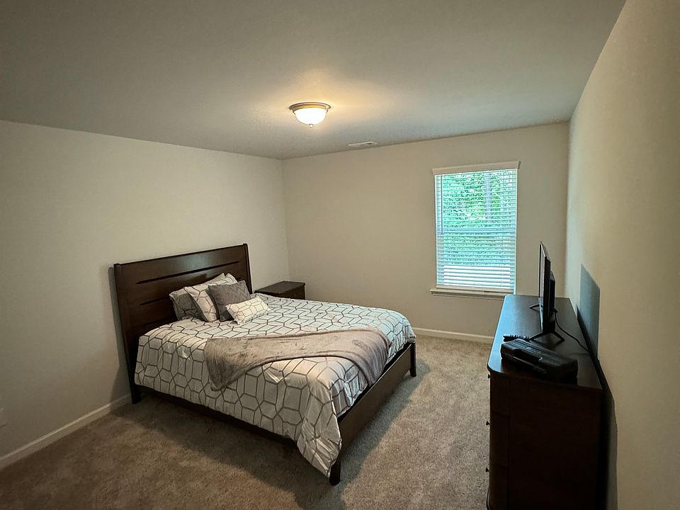 2nd image of 141 Zircon Ln #141