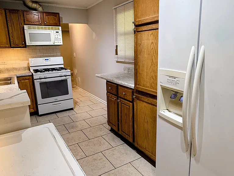 286 E Norman Ln — Photo 12
